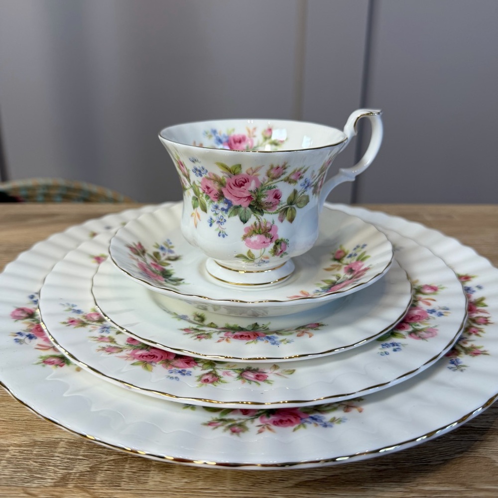 Vintage Royal Albert Moss Rose Bone China 5 Pieces Set Trio England c.1947+